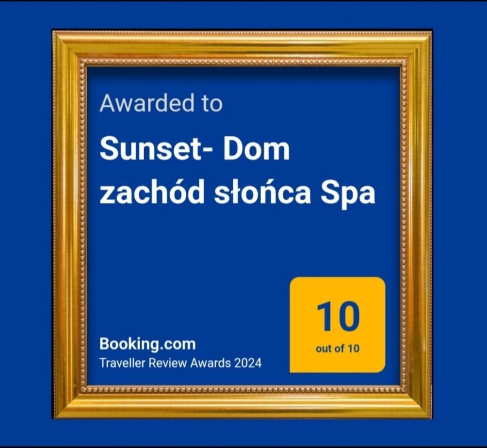 Sunset- Dom Zachod Slonca Moldzie